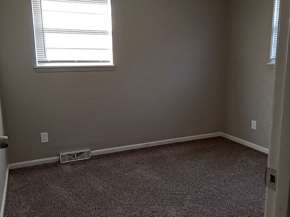 5th image of 5040-5042 N Topping Ave
