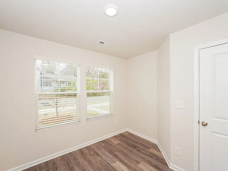 229 Kennerly Ave #D — Photo 6