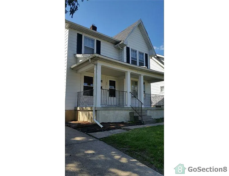 254 E Siebenthaler Ave photo 1