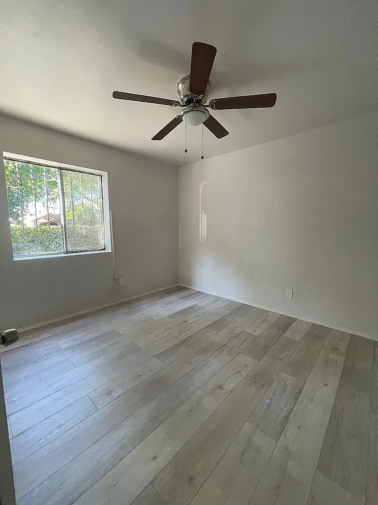 3 bed, 800 sqft, $2,495 — Photo 1