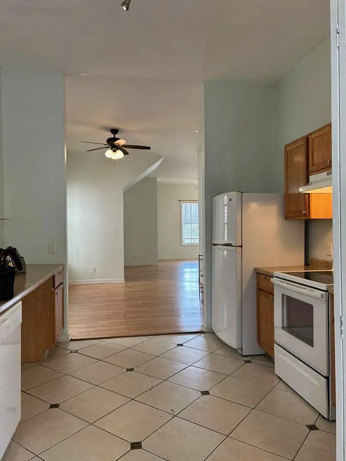 2 bed, 1128 sqft, $1,800 — Photo 1