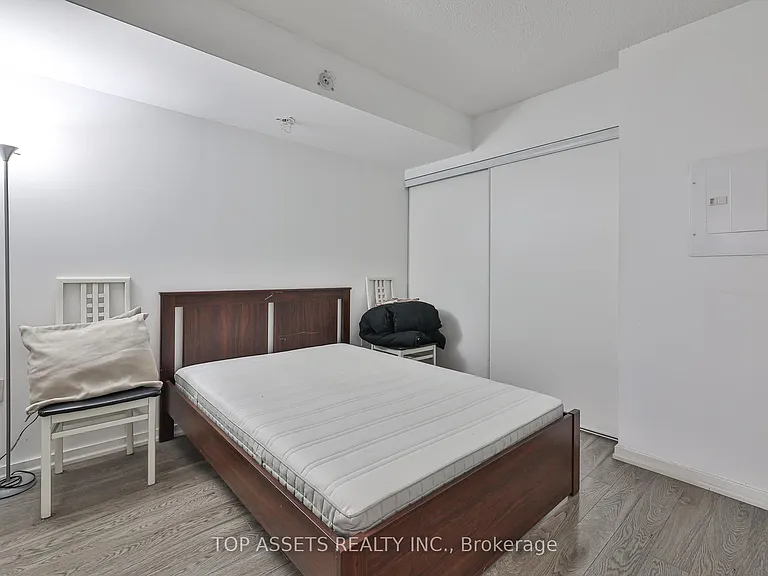 36 Lisgar St #518E — Photo 20