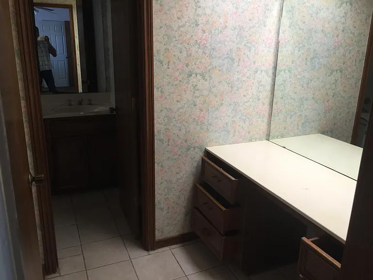 908 Bluebird Dr — Photo 3