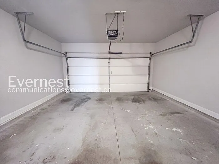 2140 Coventry Dr — Photo 25