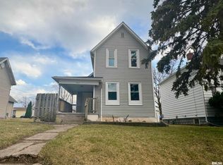 827 10th Ave S, Clinton, IA 52732