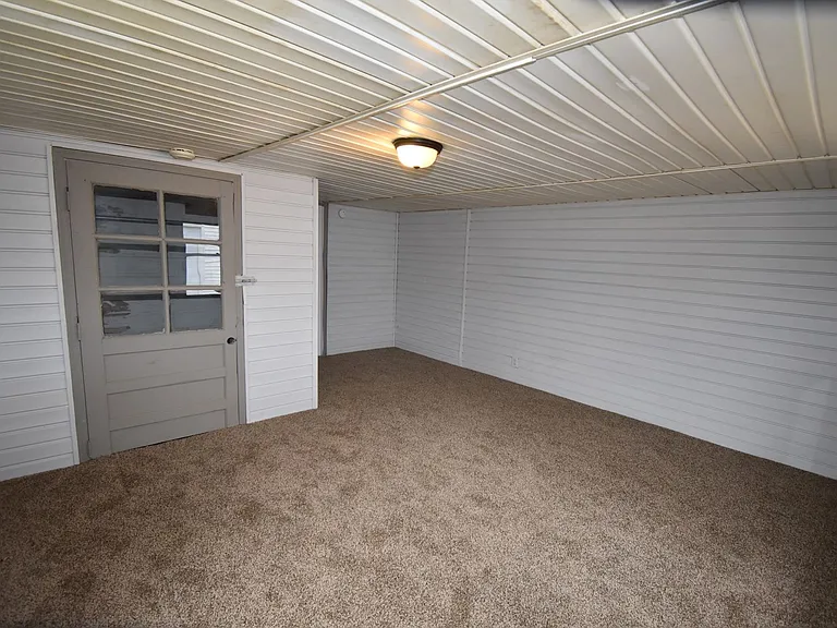 141 W Rossview Rd — Photo 16