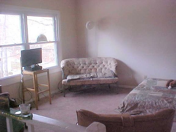 3rd image of 920 N Chandler Dr