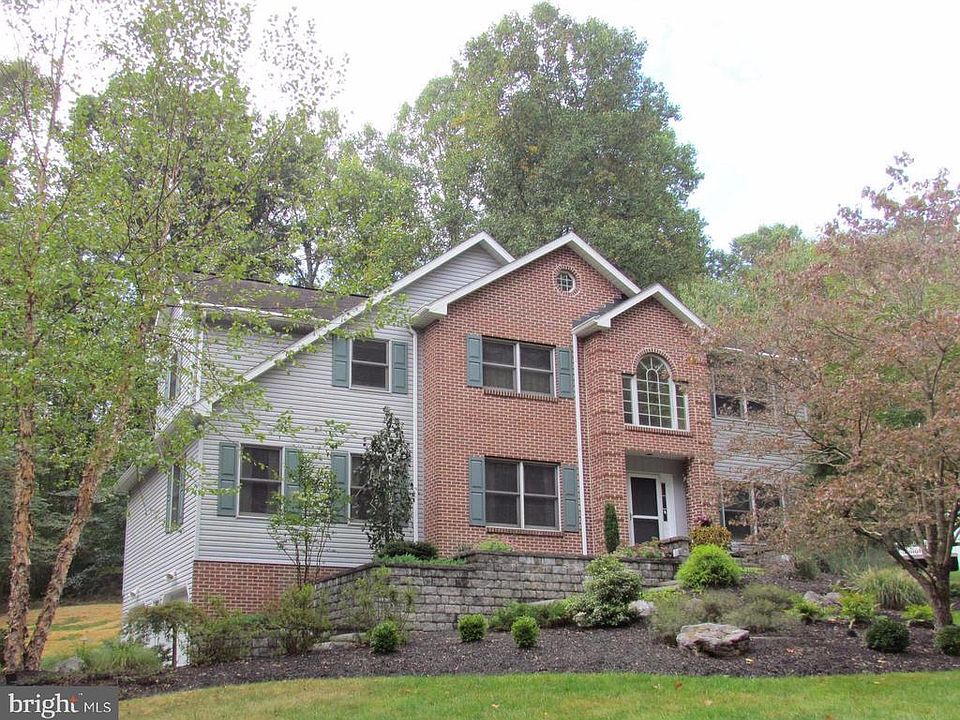 1st image of 115 Oak Ln