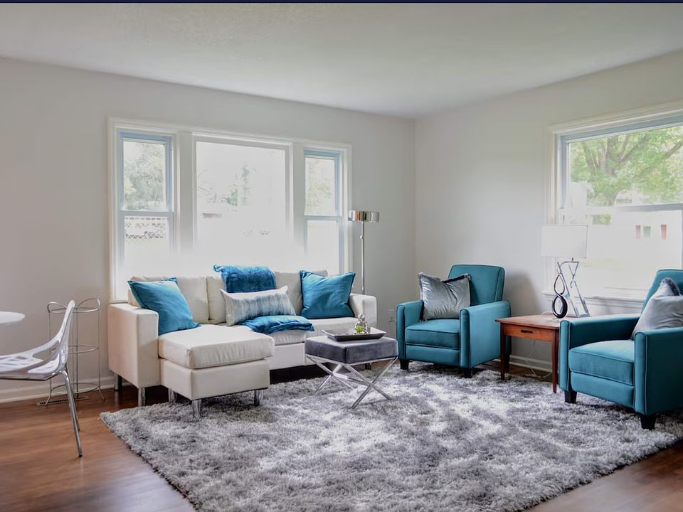 Main floor has plenty of space for furniture and to spread out!