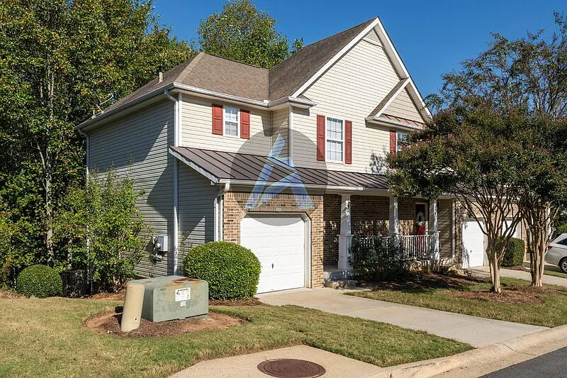 2 bed, 2.0 bath, 1967 sqft, $2,000 — Photo 2