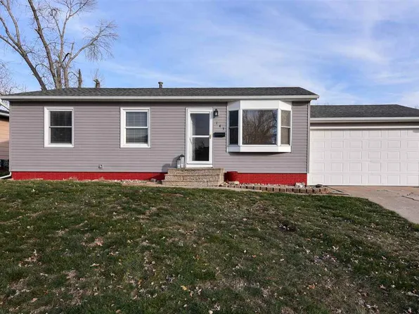 143 Westview Dr NW, Cedar Rapids, IA 52405