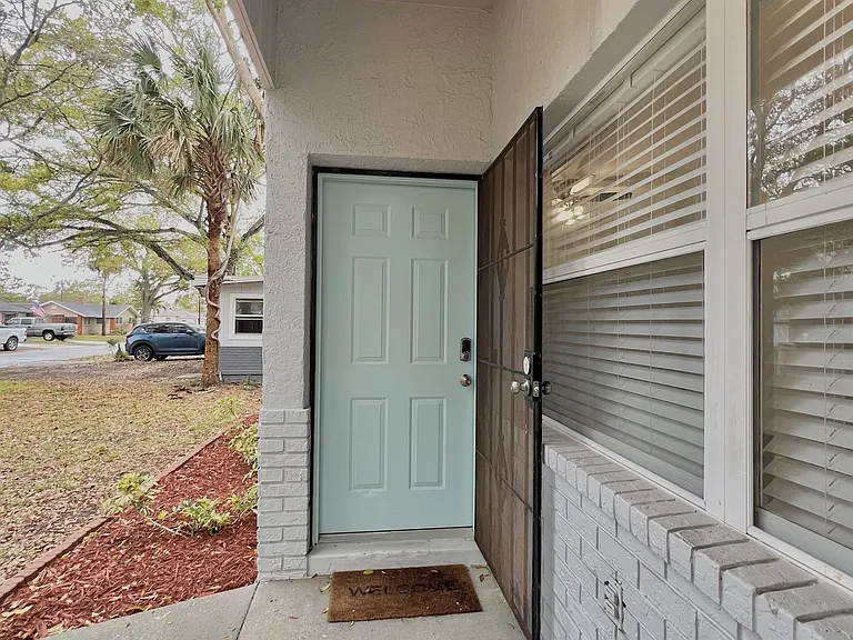 4359 Iris St N — Photo 18