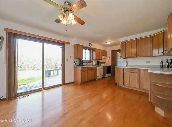 4th image of 1727 Brookwood Dr