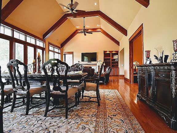 Unparalleled living/dingroom
