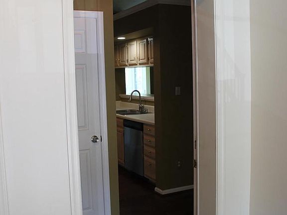 4th image of 644 Jupiter Hills Ct