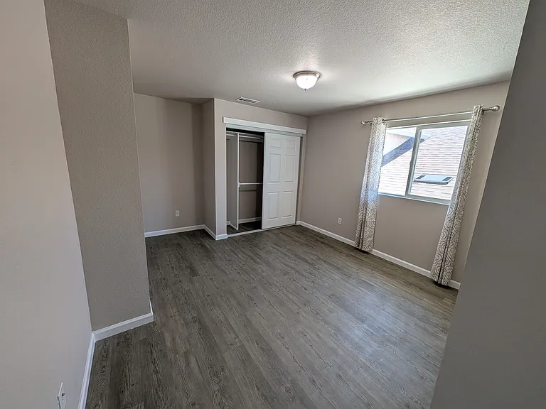 959 Thornton St — Photo 11