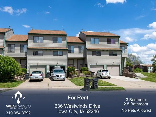 636 Westwinds Dr, Iowa City, IA 52246