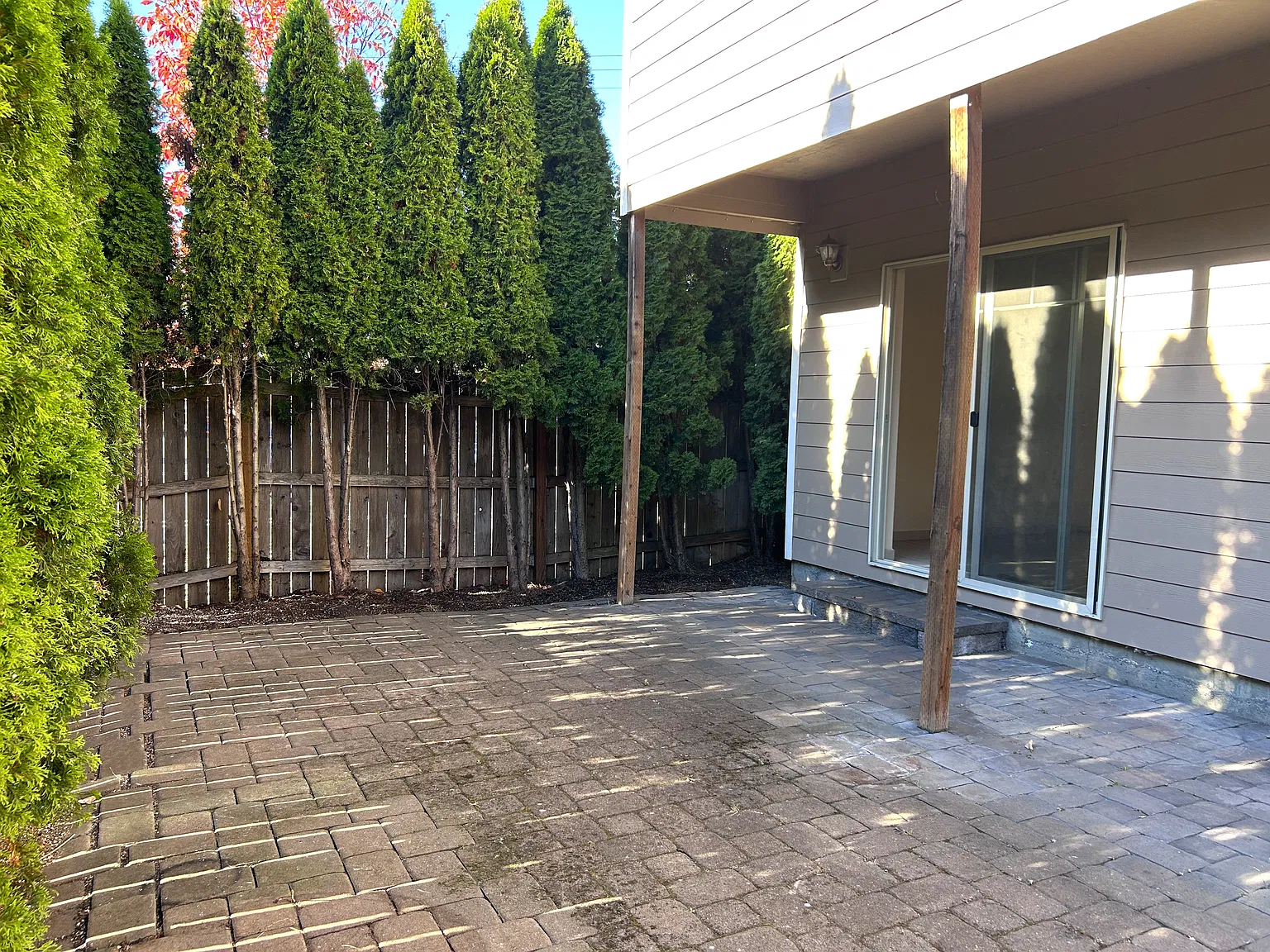3 bed, 2.5 bath, 1637 sqft, $2,300 — Photo 4