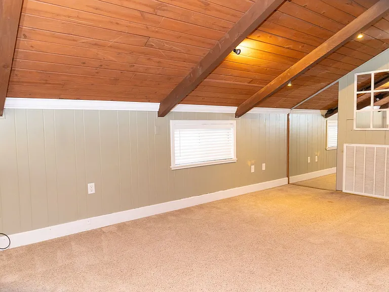 505 Adams Rd — Photo 20