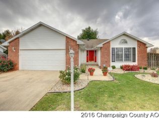 811 Wesley Ave, Savoy, IL 61874