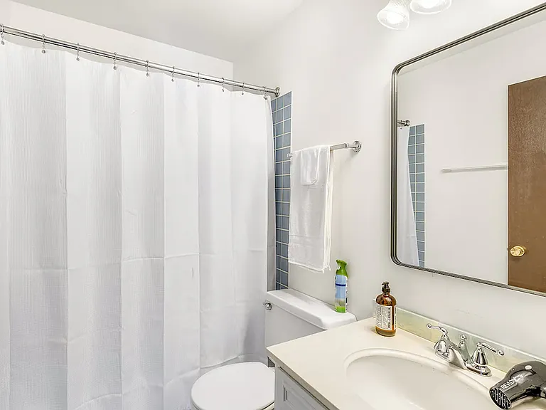 Hall bath with tub/shower