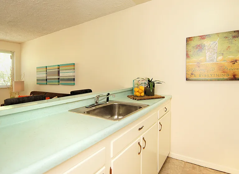 4336 Hamilton Ave — Photo 6