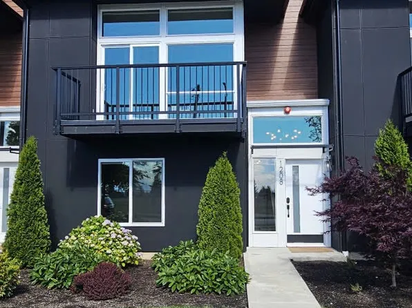 1208 Harrington Ave NE, Renton, WA 98056
