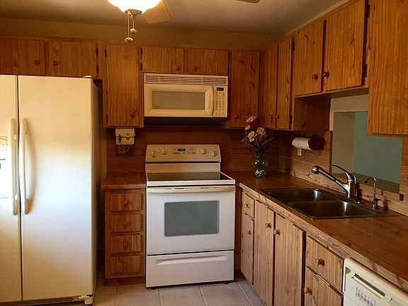 Eat in kitchen