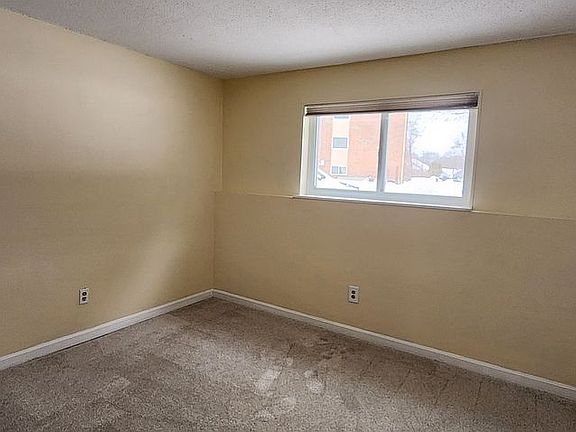 4th image of 3 Brookside Dr APT 2