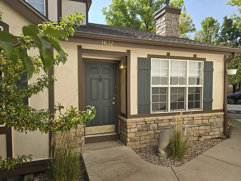 1632 Foxhall Ct — Photo 3