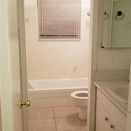 2nd image of 4726 Windsor Dr