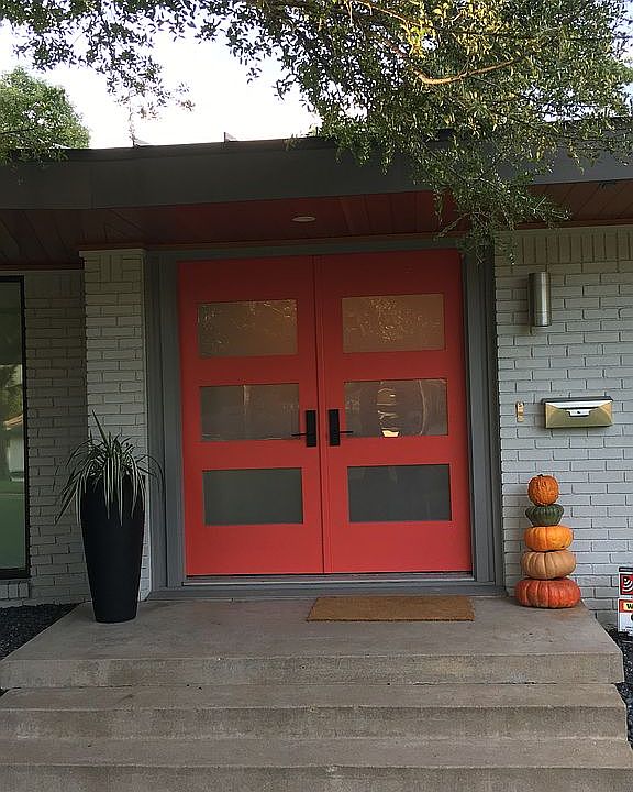 2nd image of 1019 Evergreen Hills Rd