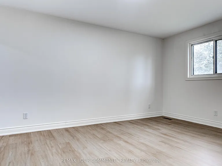 18 Ironshield Cres — Photo 12
