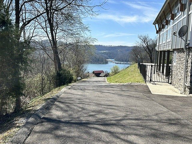 1st image of 209 Sandgate Dr