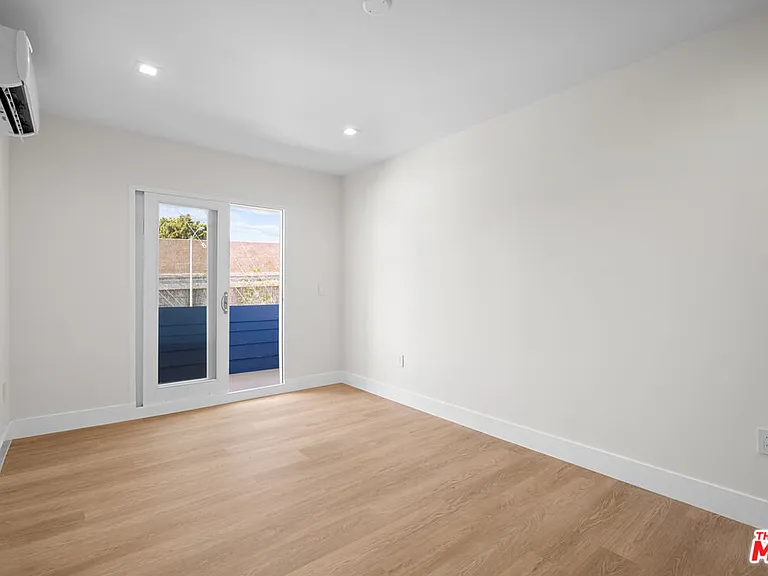 420 S Sepulveda Blvd #13 — Photo 18