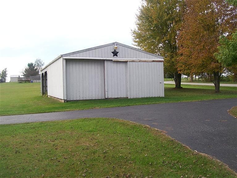 barn