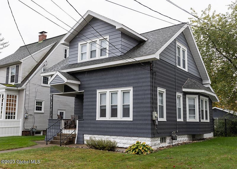 2nd image of 13 Wallace Street