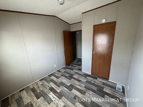 5th image of B9 Meadows Ct #B9