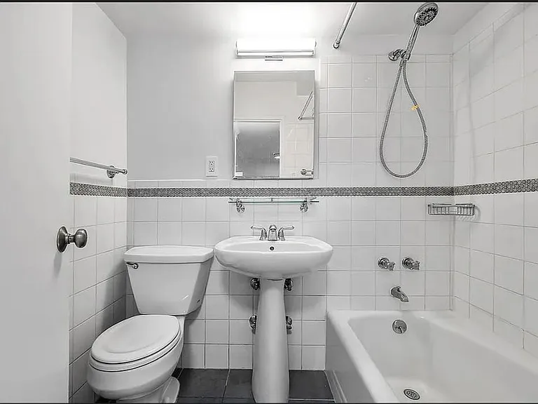 215 E 80th St #9G — Photo 9