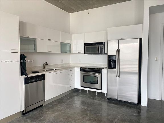 3rd image of 133 NE 2nd Ave APT 2807