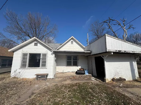714 W Chestnut Ave, Arkansas City, KS 67005