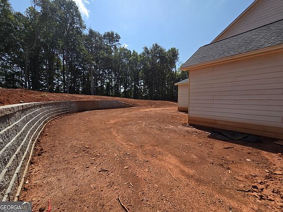5th image of 374 Meadows Dr
