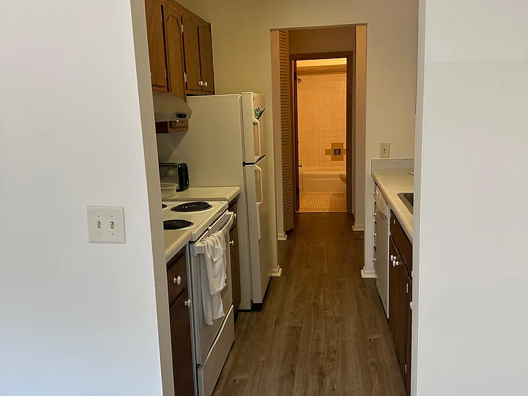 2122 Allen Blvd #6 — Photo 14