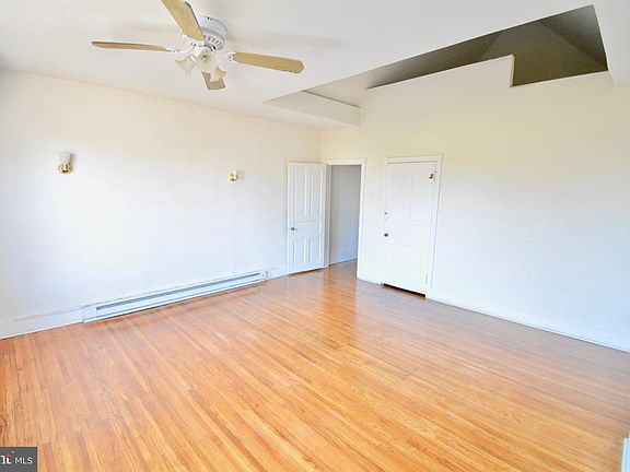 3rd image of 433 W Hansberry St Floor 3