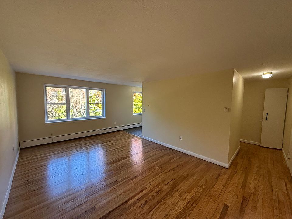 1st image of 105 Preston St