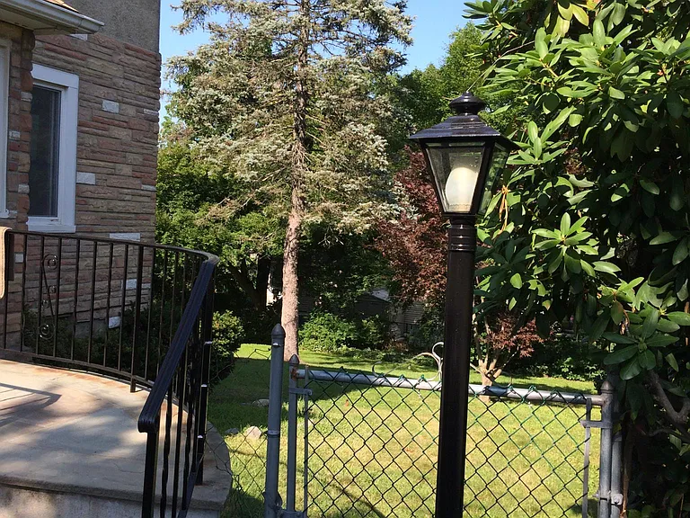 Gated entry to yard & studio room which can be accessed from the house as well as private entrance & separate heating thermostat.