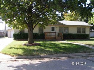 106 N 2nd St, Conway Springs, KS 67031