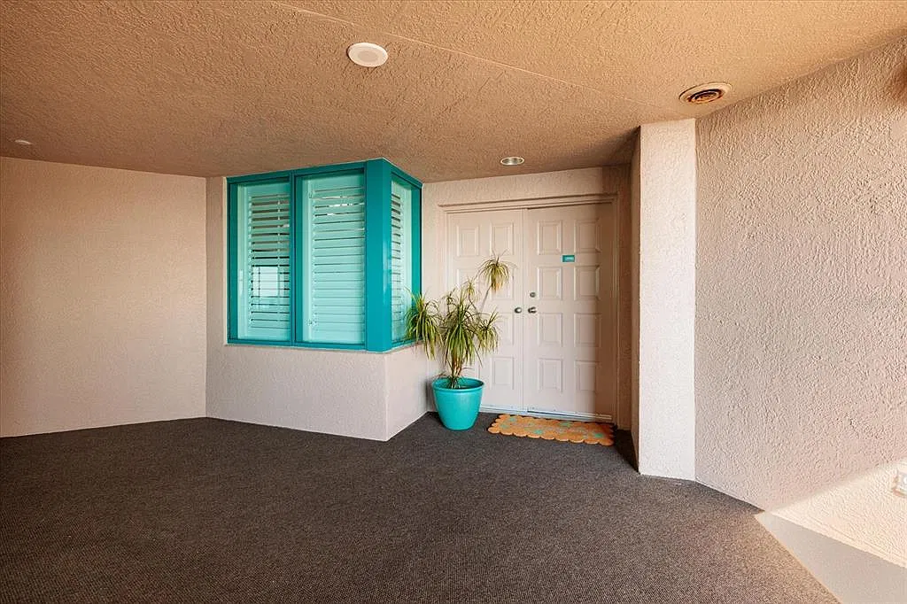 2 bed, 2.0 bath, 1377 sqft, $4,800 — Photo 3