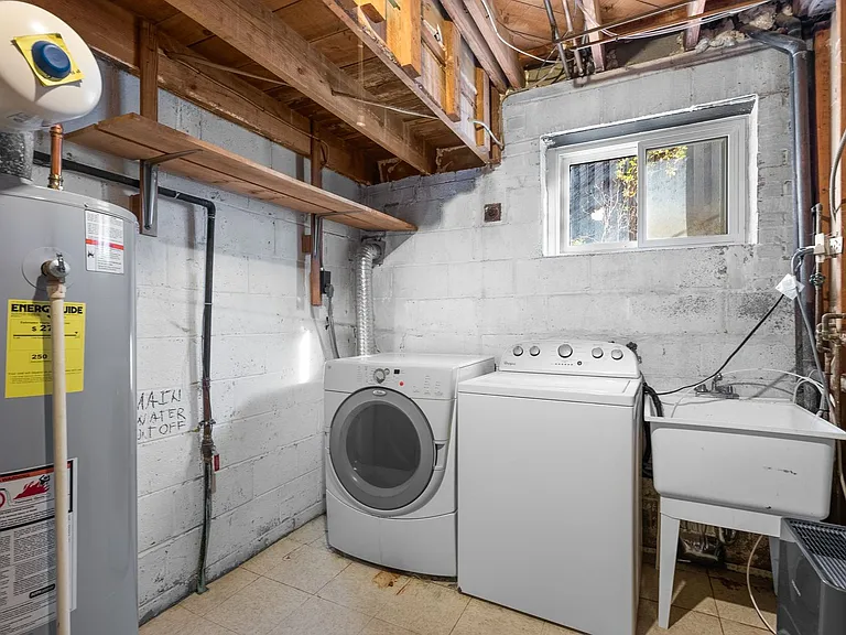 3638 Alton Pl NW — Photo 35
