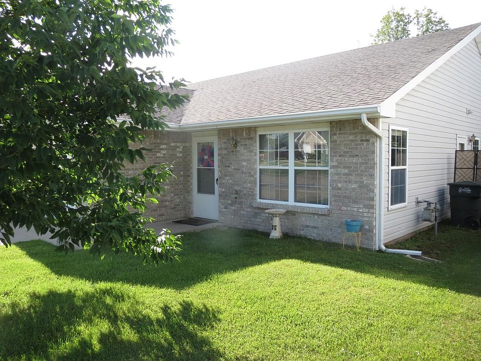 2nd image of 487 Sabre Cir